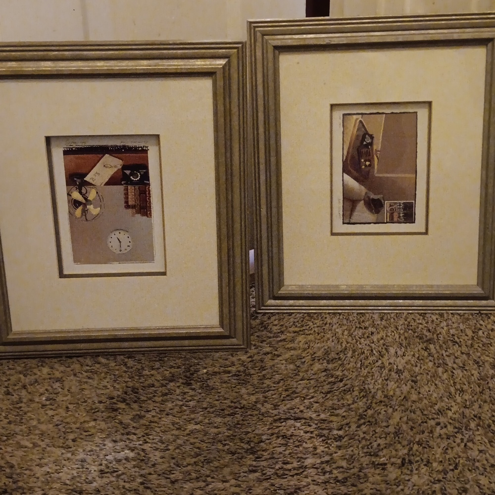 2 wall pictures